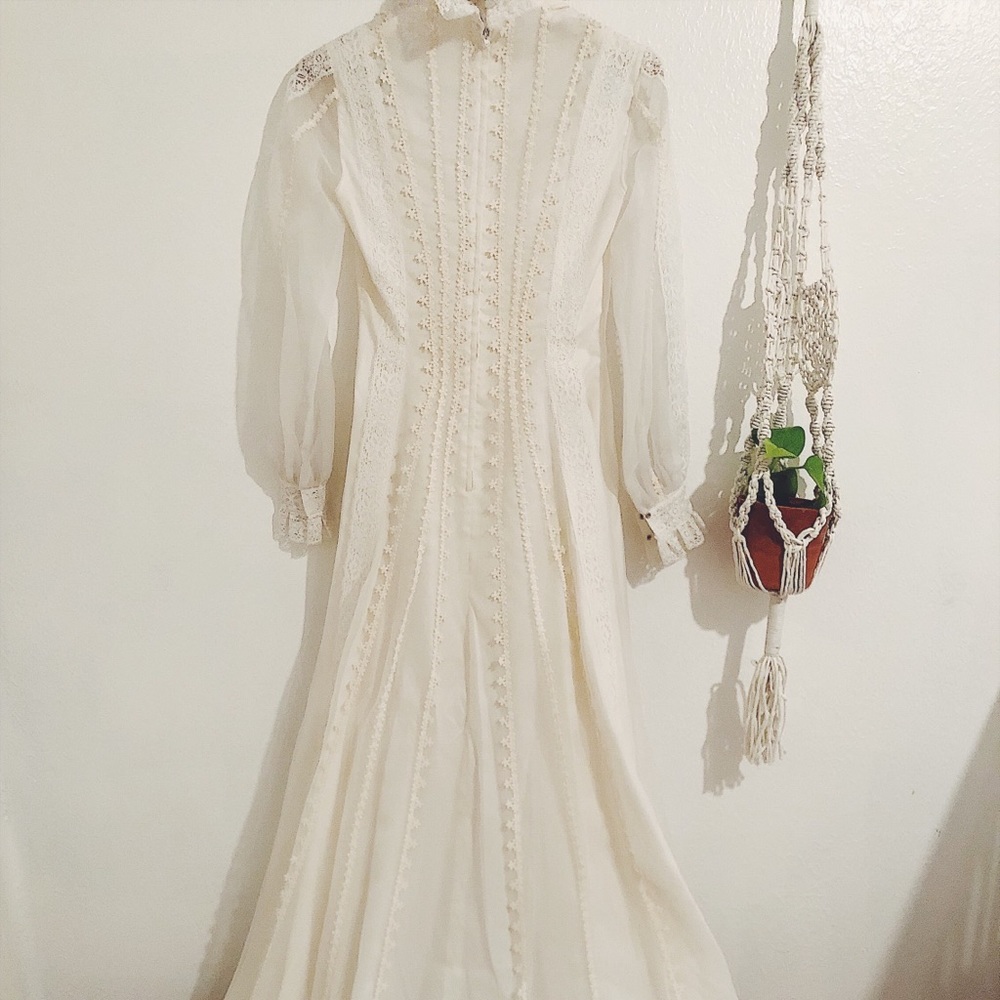 Vintage Victorian Wedding dress - Picture 3 of 8